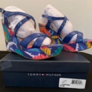 Tommy Hilfiger Floral Platform Wedge, Womens 9.5M